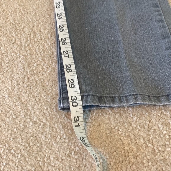 JNY  Light Gray Denim Sz 10 - Picture 5 of 10